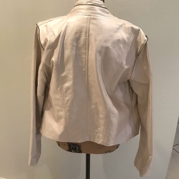Cream faux leather jacket. - Picture 2 of 7